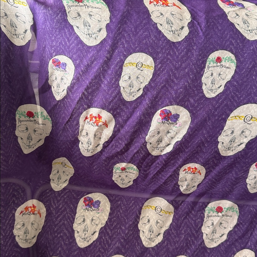 Alexander McQueen Purple Skull Pattern Scarf - Picture 4 of 7